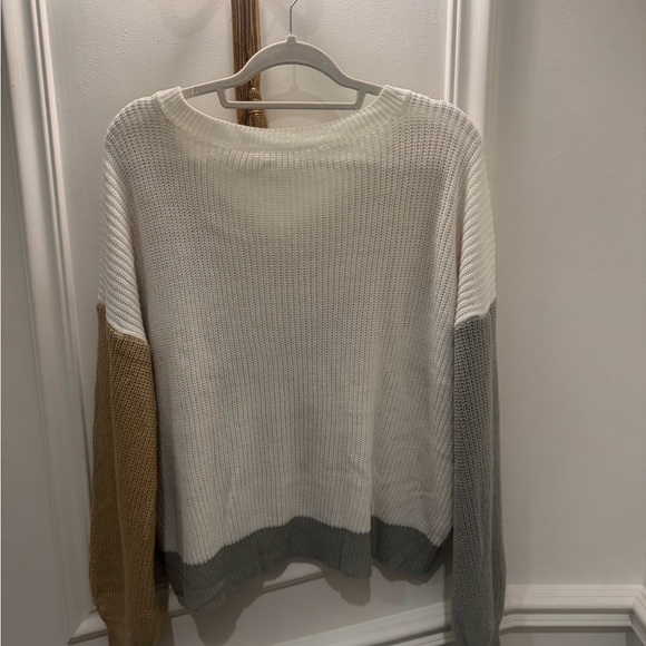 Colorblock V-Neck Sweater - Picture 2 of 2